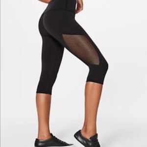 NWOT Lululemon reveal crop leggings